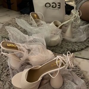 White hippie heels 🤍 size us 10
